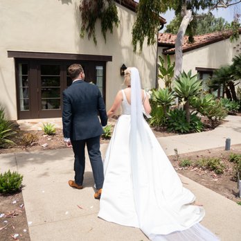 Alterations By Jasmine - Dry Cleaning Near Me - San Diego, California Alterations By Jasmine - Dry Cleaning Near Me - San Diego, California