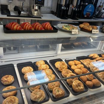 Dän Bakery & Cafe - Turnovers - Themed Cafes Near Me - Morristown, New Jersey