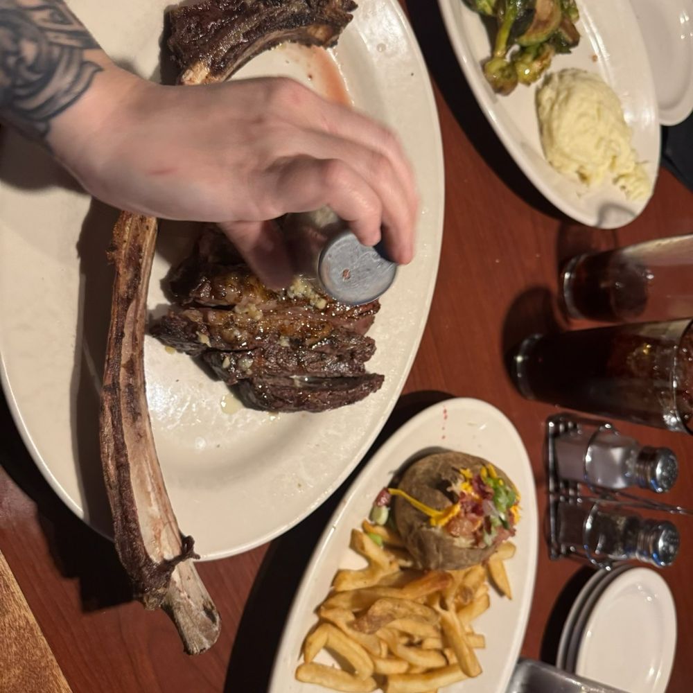 Black Angus Steakhouse - Steakhouses Near Me - Puyallup, Washington