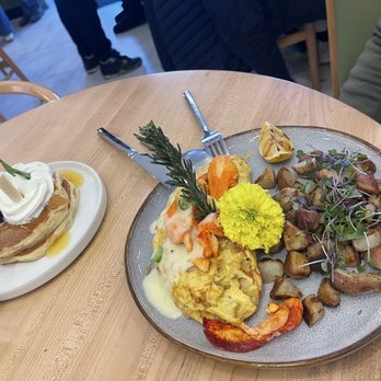 Egg Posh - Lobster Omelet & Lemon-Berry Curd Pancakes - Breakfast & Brunch Near Me - Frisco, Texas