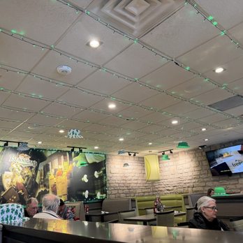 Bennigan's - American Near Me - Urbandale, Iowa
