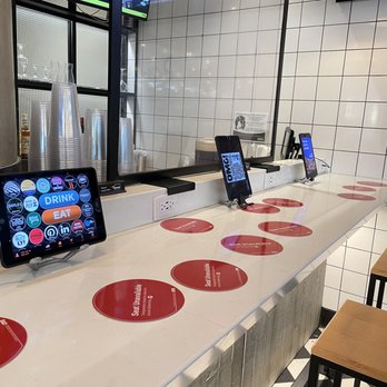 Saison - the counter of a fast food restaurant - French Near Me - Newark, New Jersey Saison - the counter of a fast food restaurant - French Near Me - Newark, New Jersey