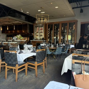 Fogo de Chão - Empty restaurant at 5pm - Brazilian Near Me - Huntington Station, New York Fogo de Chão - Empty restaurant at 5pm - Brazilian Near Me - Huntington Station, New York