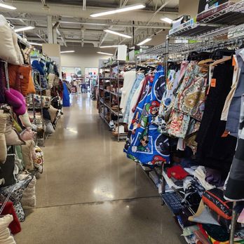 Goodwill Store & Donation Center - Thrift Stores Near Me - Lemont, Illinois Goodwill Store & Donation Center - Thrift Stores Near Me - Lemont, Illinois