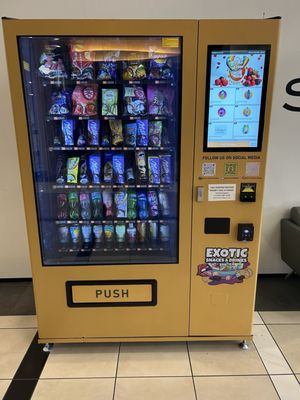 Quaker Bridge Mall by null