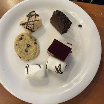 Golden Corral Buffet & Grill - Cookie rice, crispy, treat brownie marshmallows, Jell-O - Buffets Near Me - Queensbury, New York Golden Corral Buffet & Grill - Cookie rice, crispy, treat brownie marshmallows, Jell-O - Buffets Near Me - Queensbury, New York