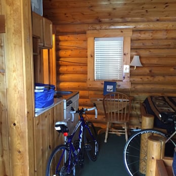 Teton Valley Cabins - Sink, 2-burner stove, fridge, microwave, small table - Hotels Near Me - Driggs, Idaho