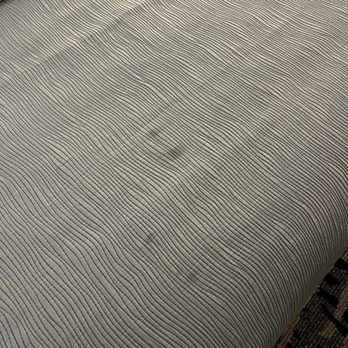 Quality Inn - 1st bed blanket stained. - Hotels Near Me - Cambridge, Ohio