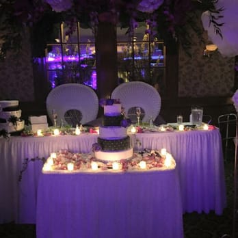 Eltingville Florist - Even the cake table was decorated! Things I completely forgot about Steven helped me in pointing out the necessary items - Florists Near Me - Staten Island, New York