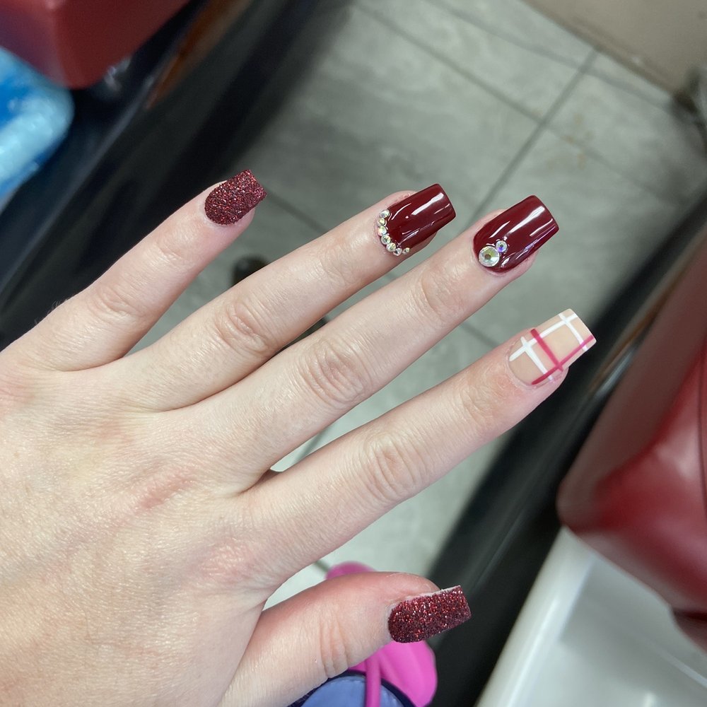 Hollywood Nails - Nail Salons Near Me - Pleasant Hill, California Hollywood Nails - Nail Salons Near Me - Pleasant Hill, California