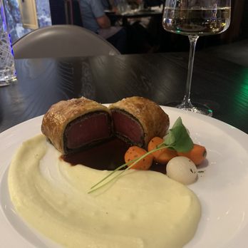 Gordon Ramsay Hell's Kitchen - Beef Wellington. - Steakhouses Near Me - Stateline, Nevada Gordon Ramsay Hell's Kitchen - Beef Wellington. - Steakhouses Near Me - Stateline, Nevada