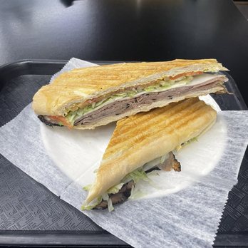 Sal's Bodega Charcuterie - Roast beef deluxe - Grocery Near Me Sal's Bodega Charcuterie - Roast beef deluxe - Grocery Near Me