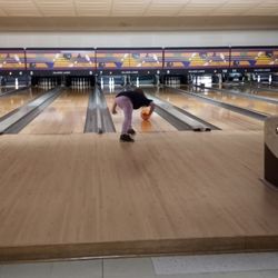 Hillside Lanes - Bowling lanes