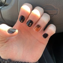Nails R US - Super happy with my spoooooky nails