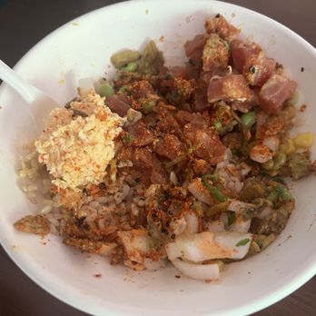 Just Poké Redmond - Spicy tuna I got with lots of chili powder/flakes that should not be there - Poke Near Me - Redmond, Washington