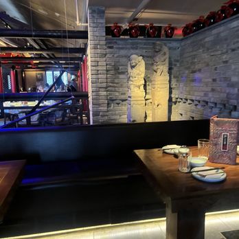 O Mandarin - Inside seating - Szechuan Near Me - Hicksville, New York