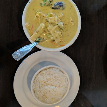 Thai Basil - Green curry - Thai Near Me - Tempe, Arizona