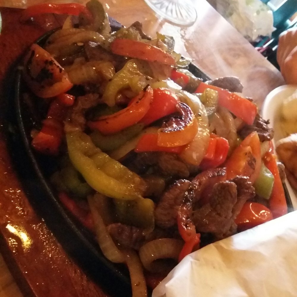 Crossroads Restaurant - Sizzling beef fajitas - Mexican Near Me - Tucson, Arizona