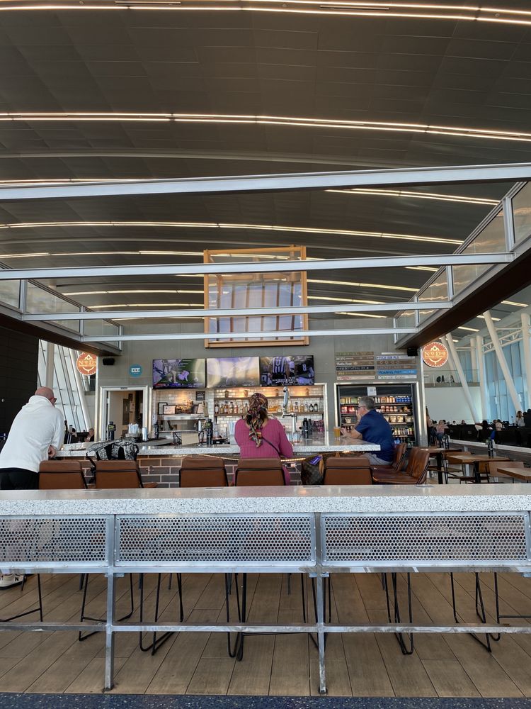 Charlotte Douglas International Airport - CLT