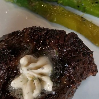 Tavern 180 - steak and asparagus on a plate - American Near Me - Lincoln, Nebraska Tavern 180 - steak and asparagus on a plate - American Near Me - Lincoln, Nebraska