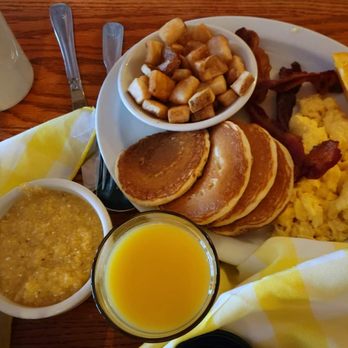 Old Mill Restaurant - American Near Me - Pigeon Forge, Tennessee