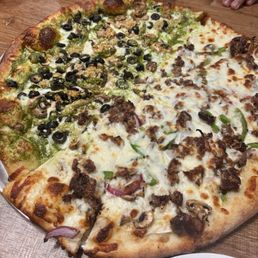 Philly Steak Pizza - Family 18'' (5-6 Person) Philly Steak Pizza - Family 18'' (5-6 Person)