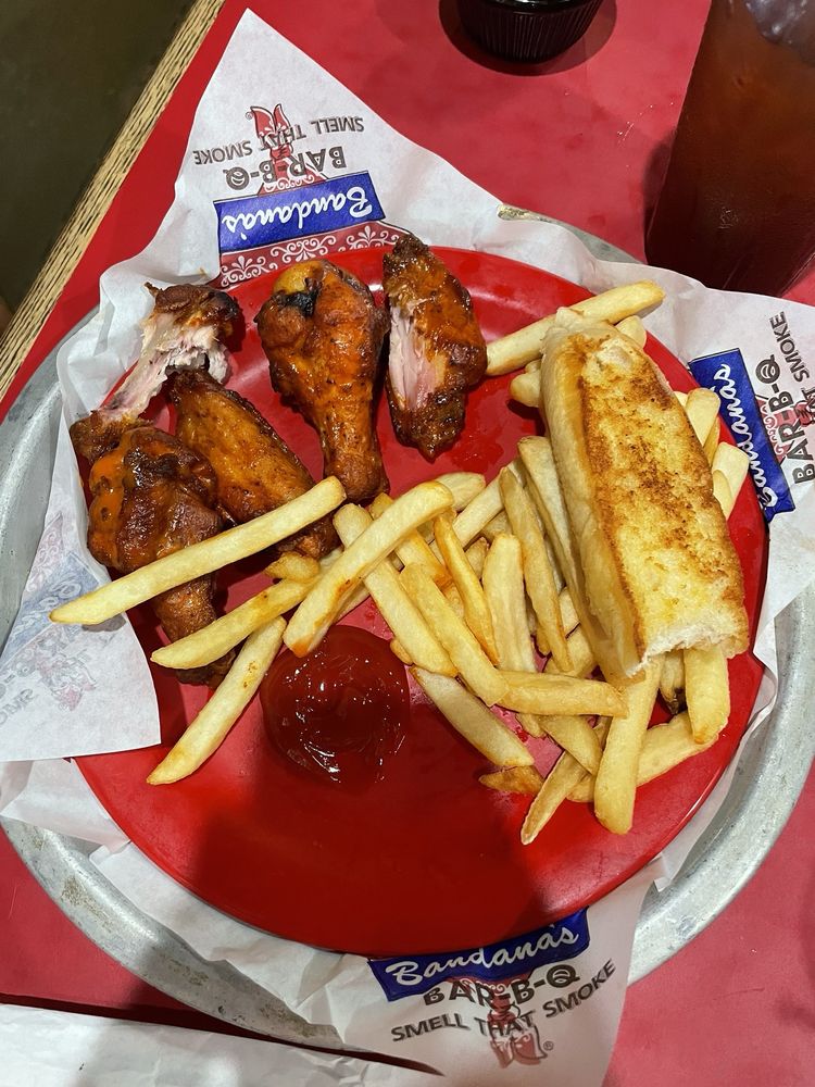 BANDANA’S BBQ OSAGE BEACH Updated September 2024 35 Photos & 83