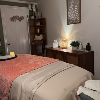 Two Palms Massage & Skincare - Treatment room - Massage Therapy Near Me - Neptune Beach, Florida Two Palms Massage & Skincare - Treatment room - Massage Therapy Near Me - Neptune Beach, Florida