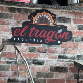 El Tragon Taqueria - Mexican Near Me - Chicago, Illinois