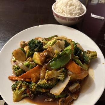 Shanghai Bistro - Stir fry vegetables - Asian Fusion Near Me - Loveland, Ohio