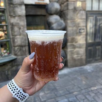 Hog's Head - Cheers butter beer - Pubs Near Me - Universal City, California Hog's Head - Cheers butter beer - Pubs Near Me - Universal City, California