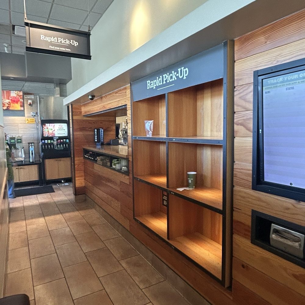 Panera Bread - Rapid pick up area - Salad Near Me - Murrieta, California