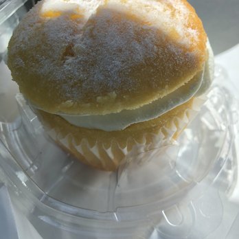 Key West Cakes - Key Lime Cupcake - Bakeries Near Me - Key West, Florida Key West Cakes - Key Lime Cupcake - Bakeries Near Me - Key West, Florida