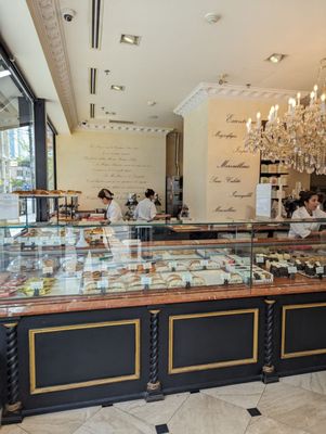 Aux Merveilleux de Fred by null