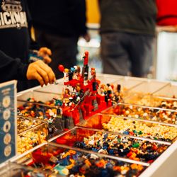 Bricks & Minifigs Mesa Red Mountain - Building your own minifigure is a great way to express yourself through LEGO. Plus, it's fun!
