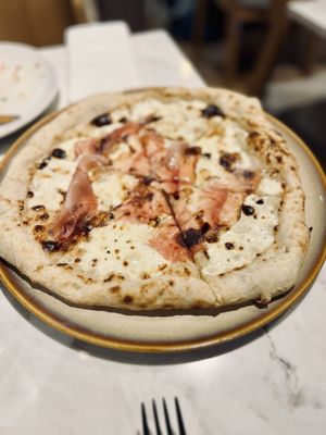 Mucca Pizzeria by null