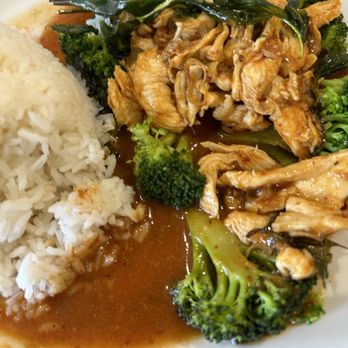 Sunny Thai - E2. Lemongrass Chicken Dinner - Thai Near Me - Arlington, Texas