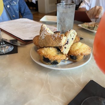 Dudley's on Short - Scones & muffins - American Near Me - Lexington, Kentucky
