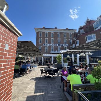 Scarlet Kitchen & Bar - outside - Breakfast & Brunch Near Me - Red Wing, Minnesota Scarlet Kitchen & Bar - outside - Breakfast & Brunch Near Me - Red Wing, Minnesota
