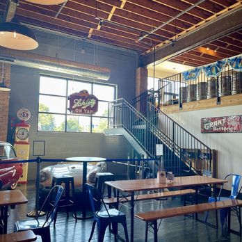 Double Clutch Brewing - Interior - Breweries Near Me - Evanston, Illinois
