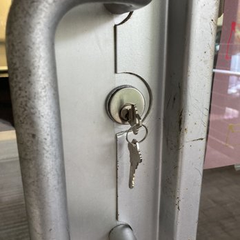 Top Locksmith - Cylinder change - Keys & Locksmiths Near Me - Brooklyn, New York Top Locksmith - Cylinder change - Keys & Locksmiths Near Me - Brooklyn, New York
