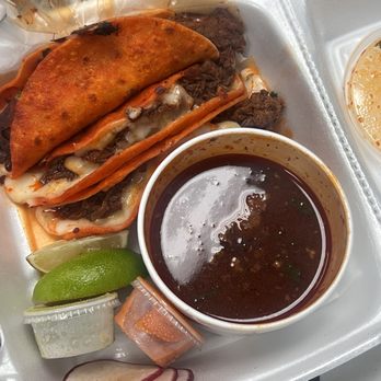 Birrieria Mama Rosa  2 - Birria Tacos and Consomé - Food Trucks Near Me - Pflugerville, Texas