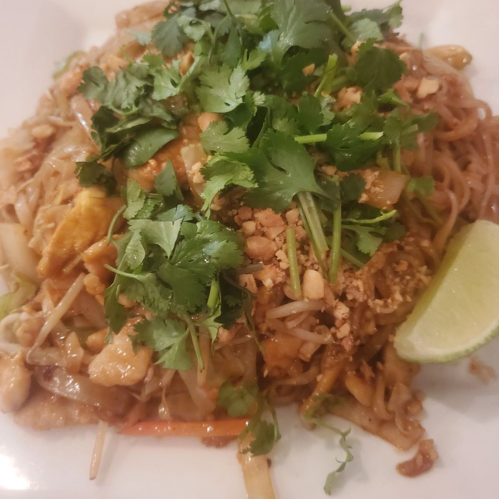 Chicken pad thai