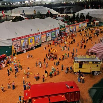 Cadzan - Miniature Barnus & Bailey Circus display - Landmarks & Historical Buildings Near Me - Sarasota, Florida