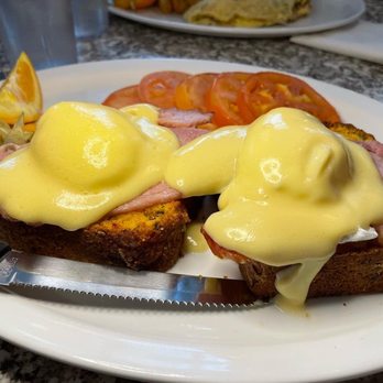 John's Place - Breakfast & Brunch Near Me - Victoria, British Columbia