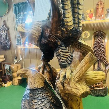 Creative Chainsaw Carvings & Rustic Decor - Woodcarving Sculpture - Home Decor Near Me - Stanton, Missouri