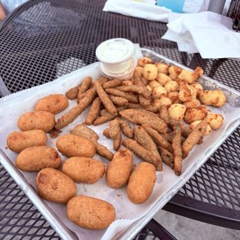 SandBar and Grill - Combo basket - Bars Near Me - Chippewa Falls, Wisconsin