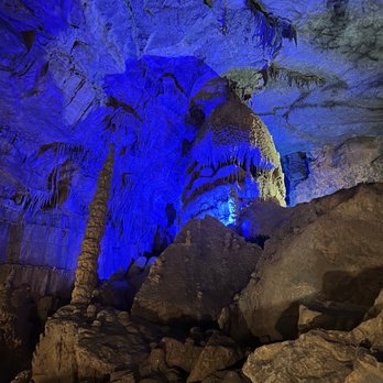 Lost World Caverns - Great use of lighting for contrast! - Museums Near Me - Lewisburg, West Virginia Lost World Caverns - Great use of lighting for contrast! - Museums Near Me - Lewisburg, West Virginia