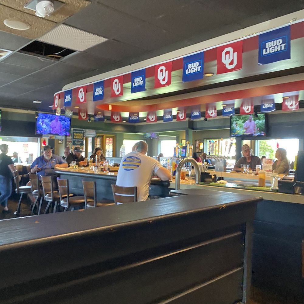 Applebee's Grill + Bar - Interior - American Near Me - Ada, Oklahoma