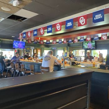 Applebee's Grill + Bar - Interior - American Near Me - Ada, Oklahoma